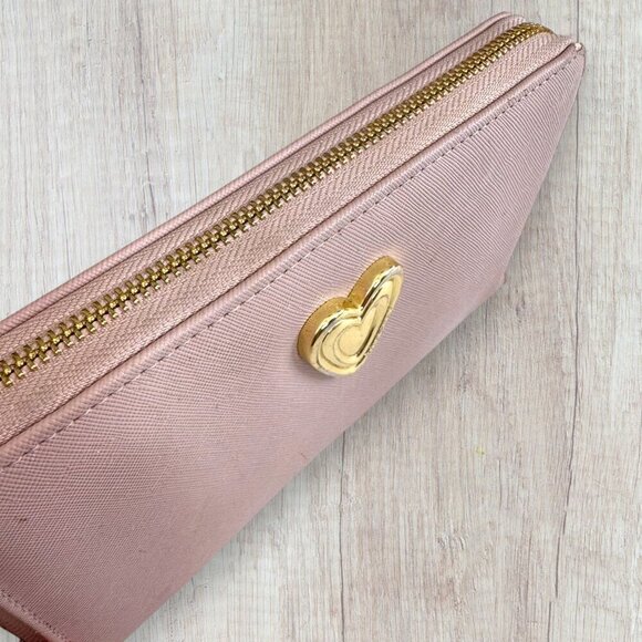 BETSEY JOHNSON Heart Blush Pink Wristlet Zip Around Wallet Valentine's Day - Picture 7 of 7